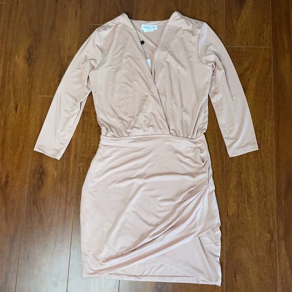 LOVERS + FRIENDS REVOLVE Love Happy V-Neck Dress - Picture 3 of 12